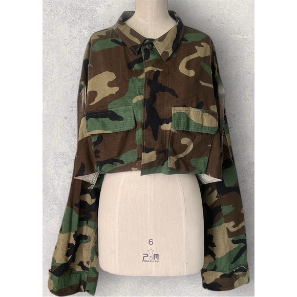 Reworked Vintage Camo Cropped Army Jacket - Picture 13 of 15
